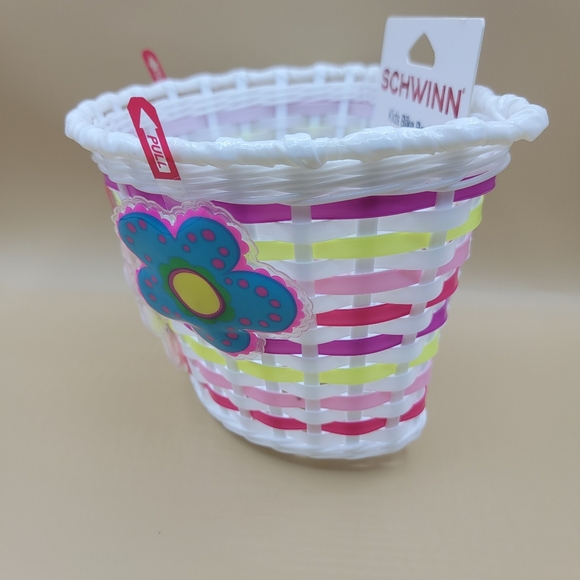 Schwinn Girls Bicycle Basket Light Up Flowers Motion Activated Kids Bike New - Picture 3 of 10